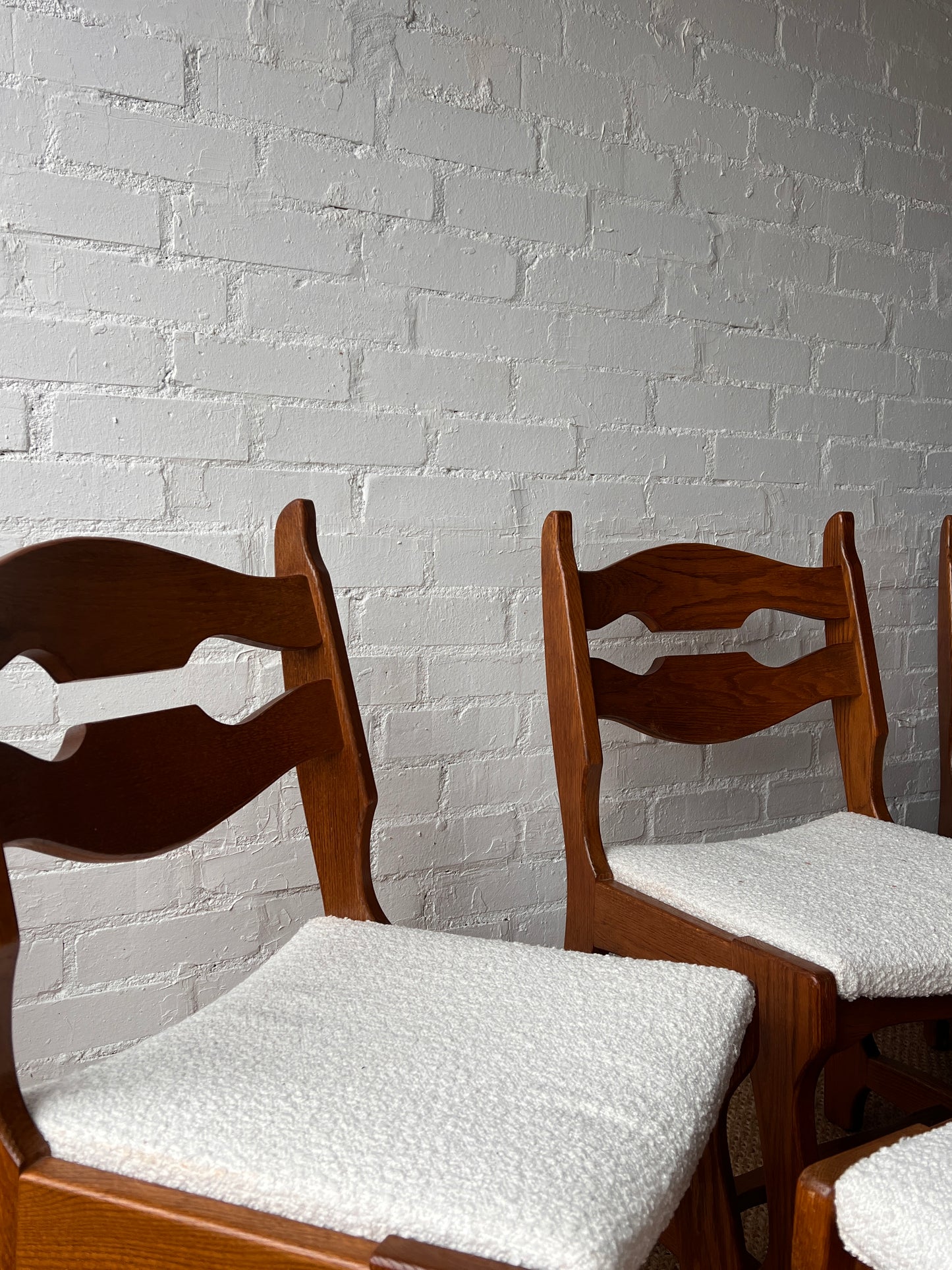 SET OF SIX OAK RAZOR DINING CHAIRS