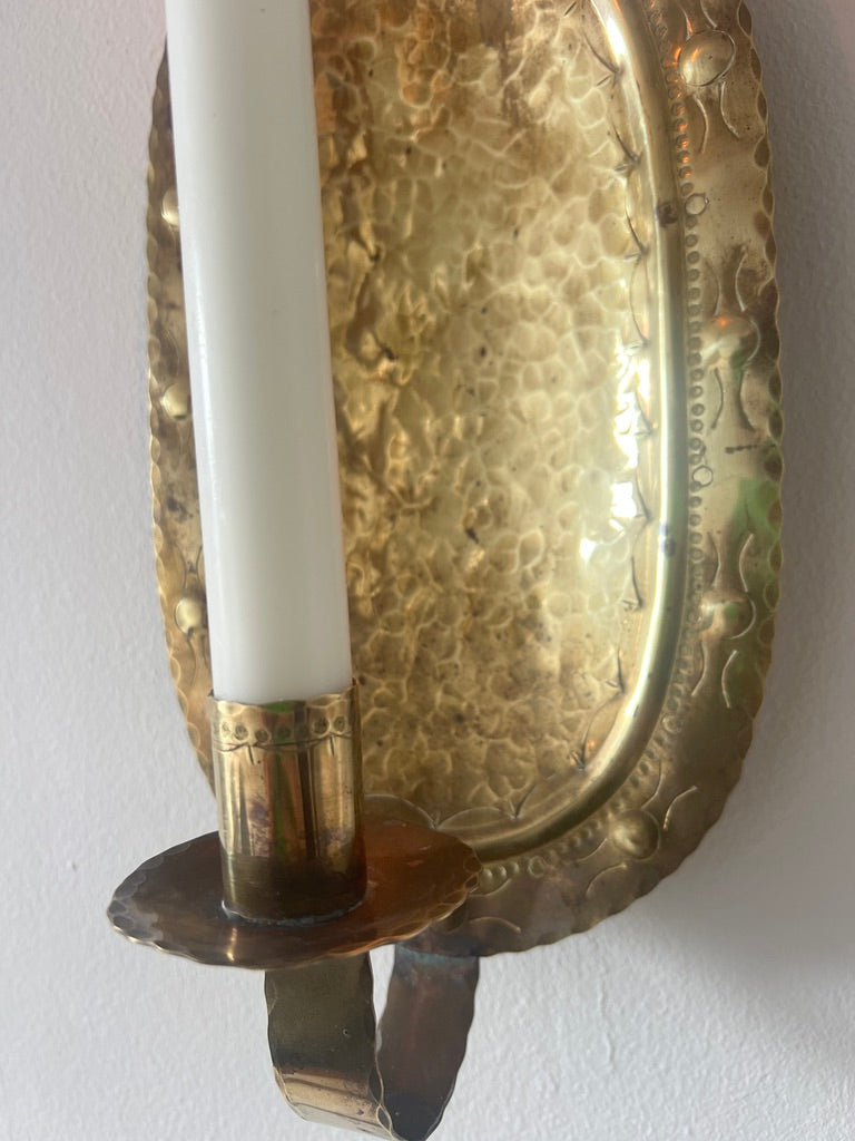 SINGLE OVAL REPOUSSÉ BRASS SCONCE