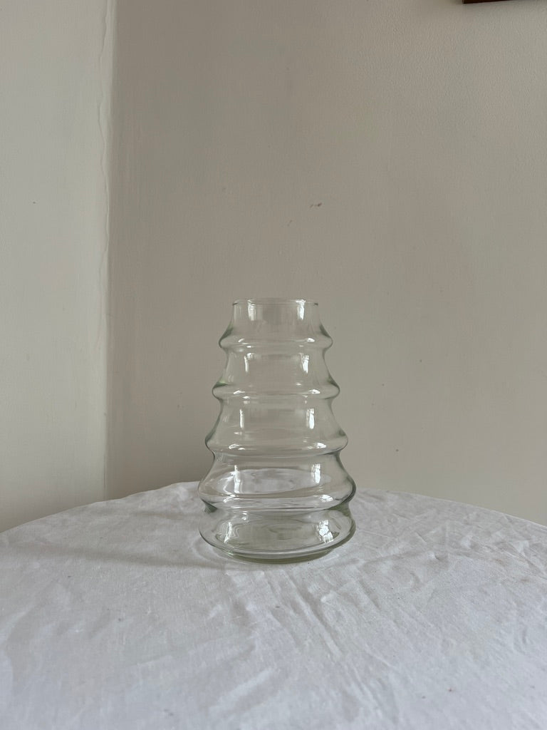 RIBBED GLASS VASE