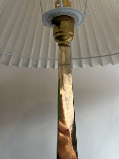 PAIR OF BRASS MID CENTURY BRASS LAMPS