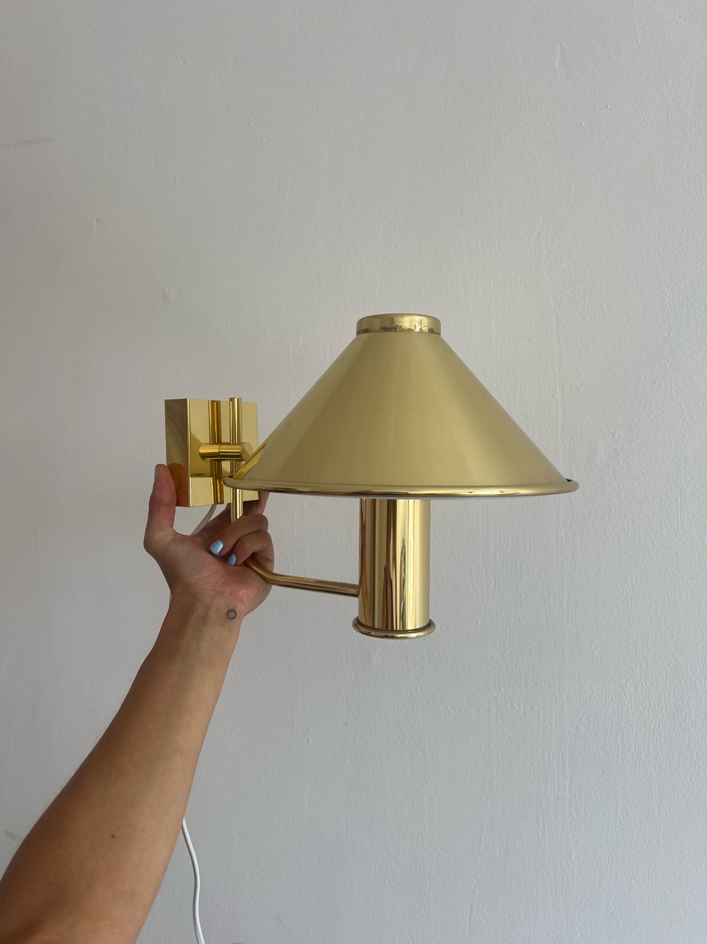 NORWEGIAN SINGLE BRASS WALL LIGHT