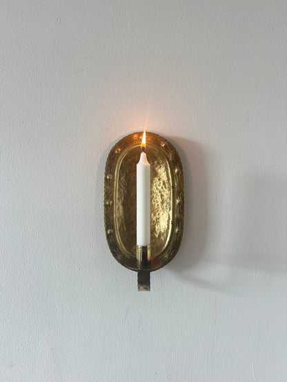 SINGLE OVAL REPOUSSÉ BRASS SCONCE