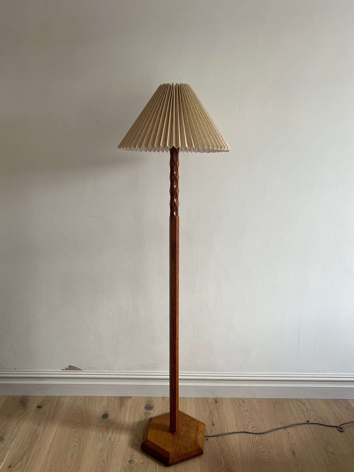 TALL WOODEN ART DECO FLOOR LAMP