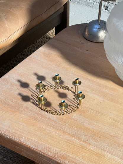 BRASS WIGGLE DECORATIVE CANDLE HOLDER