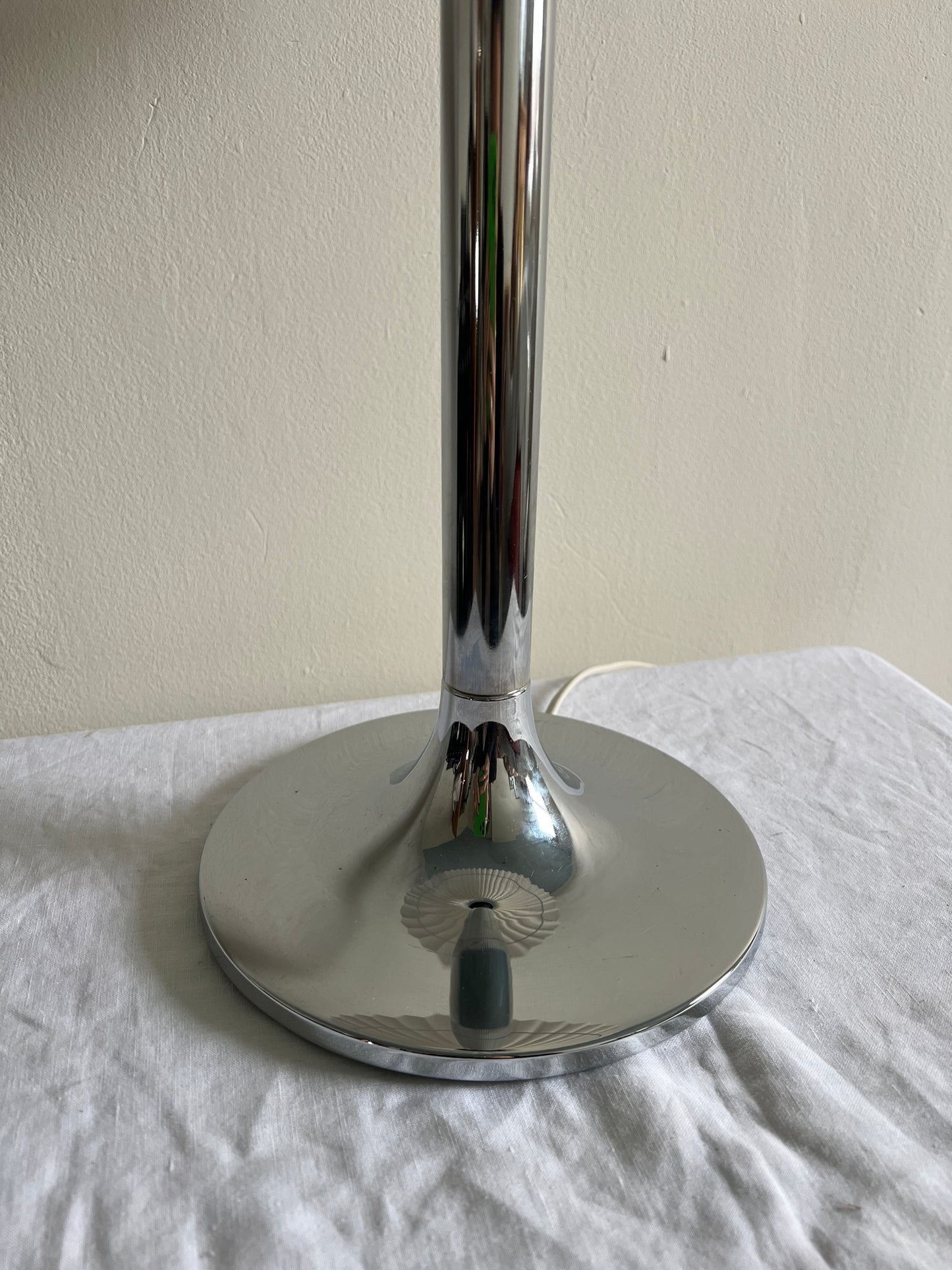 CHROME TABLE LAMP