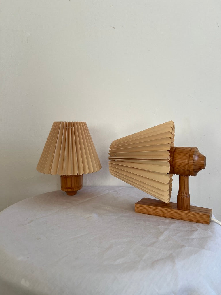 PAIR OF PINE WALL LIGHTS WITH PEACH PLEATED SHADES