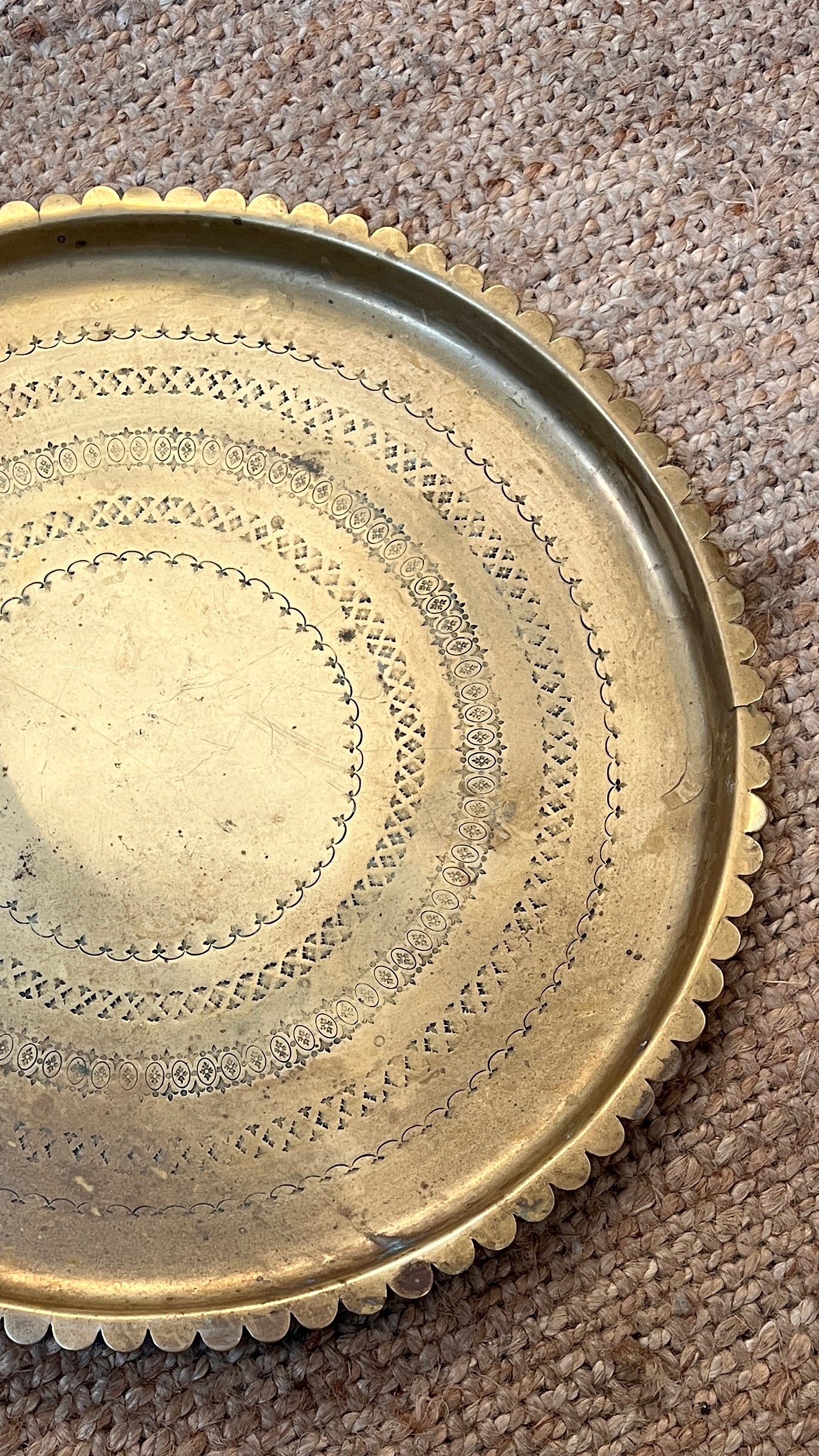 LARGE BRASS CIRCULAR TRAY