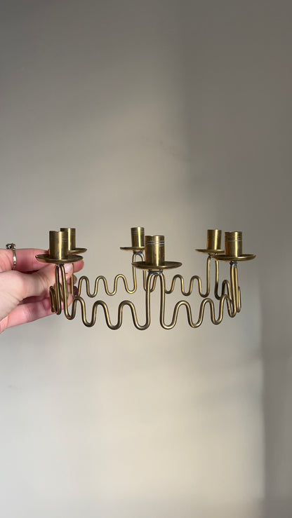 BRASS WIGGLE DECORATIVE CANDLE HOLDER