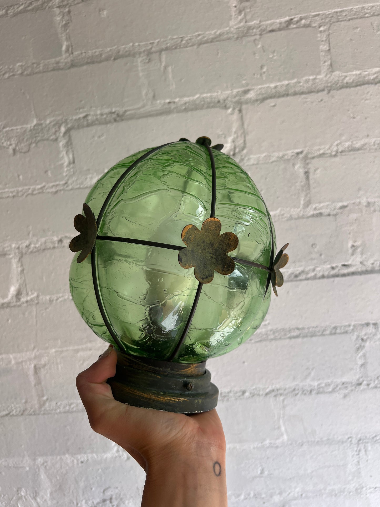 SMALL GREEN FLOWER GLASS PENDANT