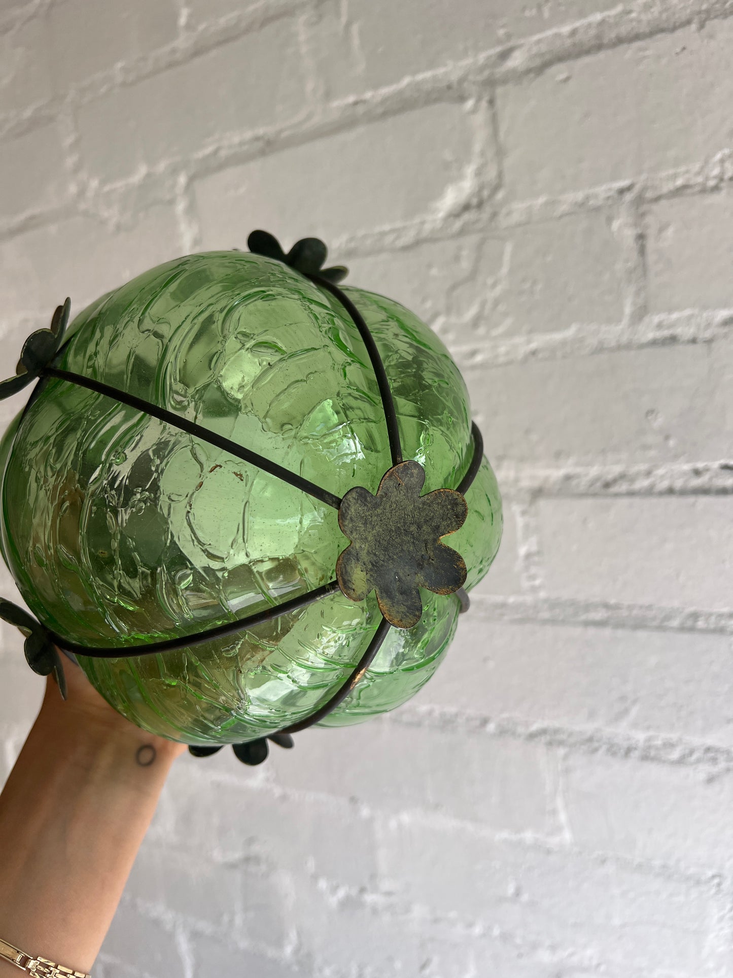 SMALL GREEN FLOWER GLASS PENDANT