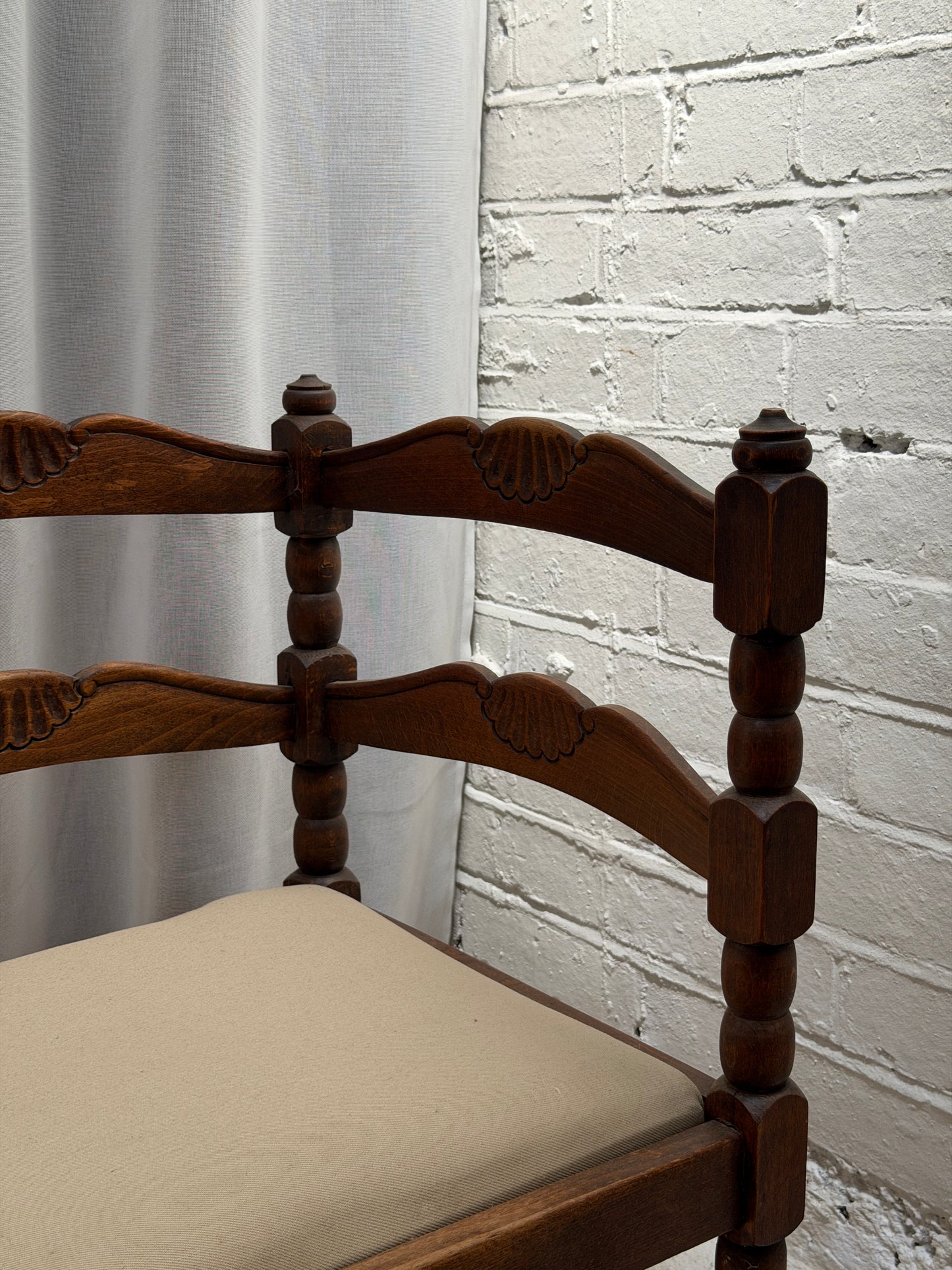 SHELL BOBBIN CORNER SEAT