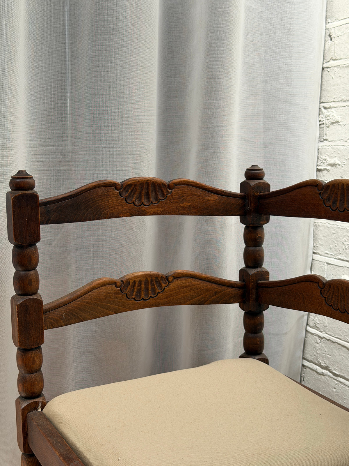 SHELL BOBBIN CORNER SEAT