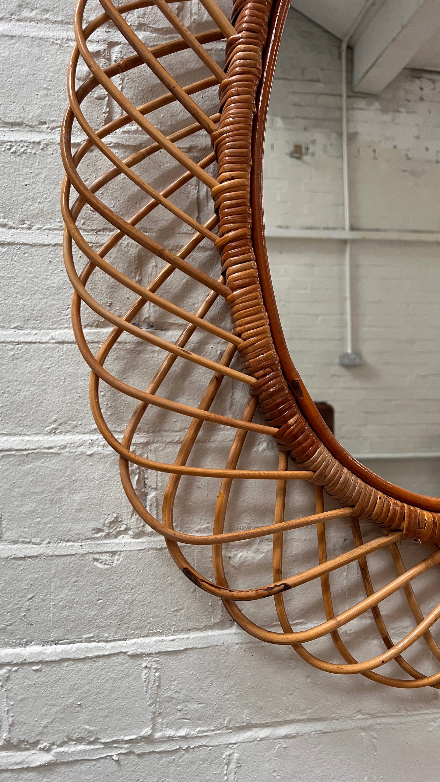 RATTAN OVAL SUNBURST MIRROR