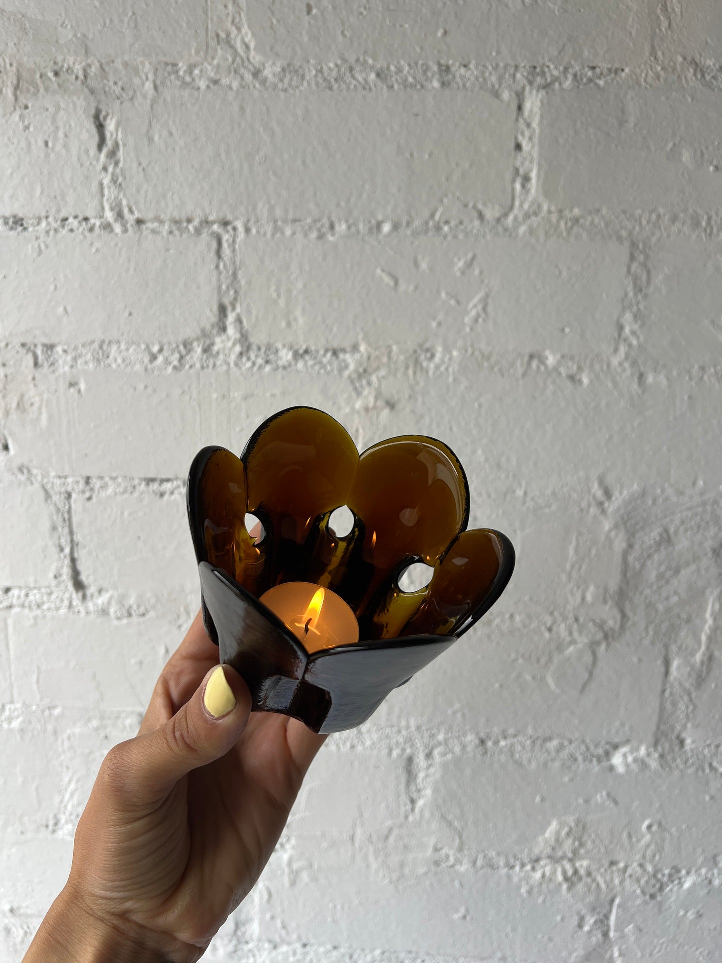 BROWN FLOWER TEA LIGHT HOLDERS