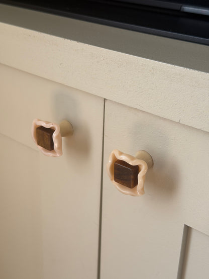 PEARL & BROWN LUCITE KNOBS