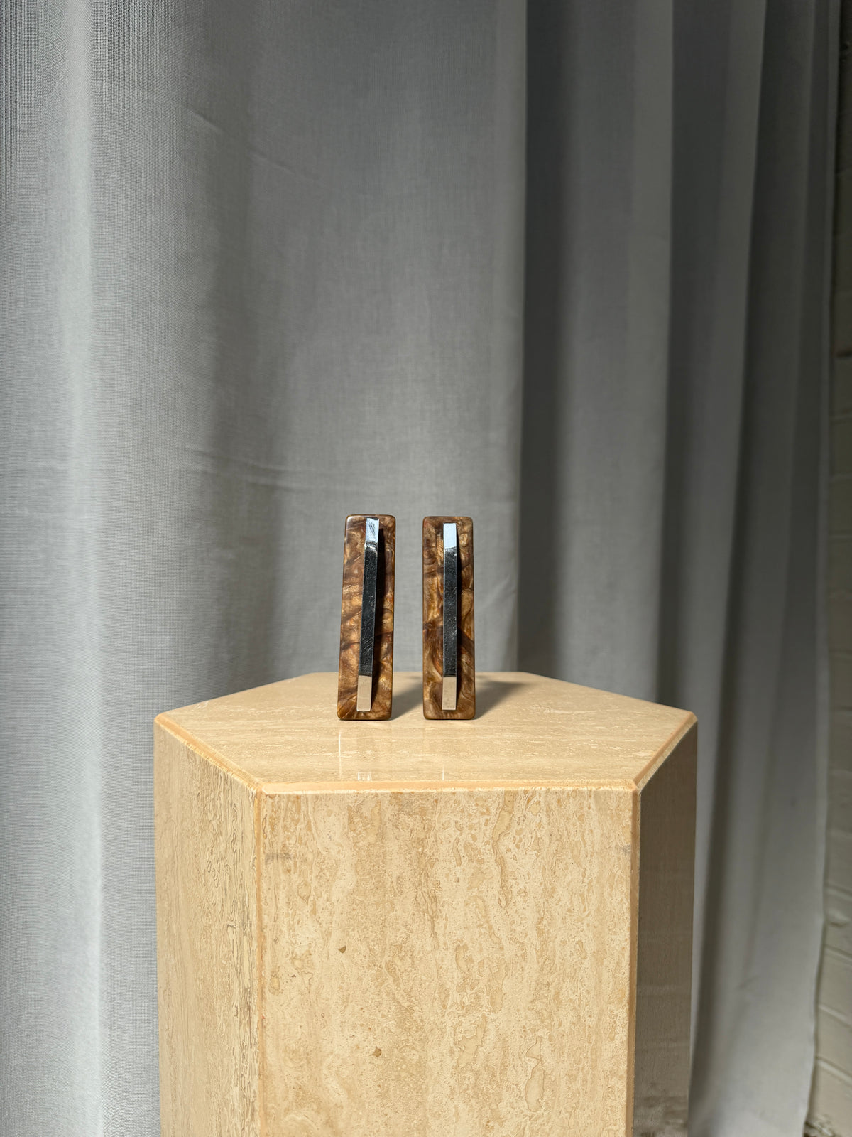 60S MOTTLED BROWN & CHROME PULL HANDLES