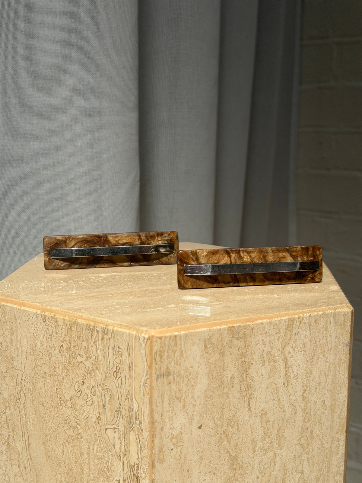 60S MOTTLED BROWN & CHROME PULL HANDLES