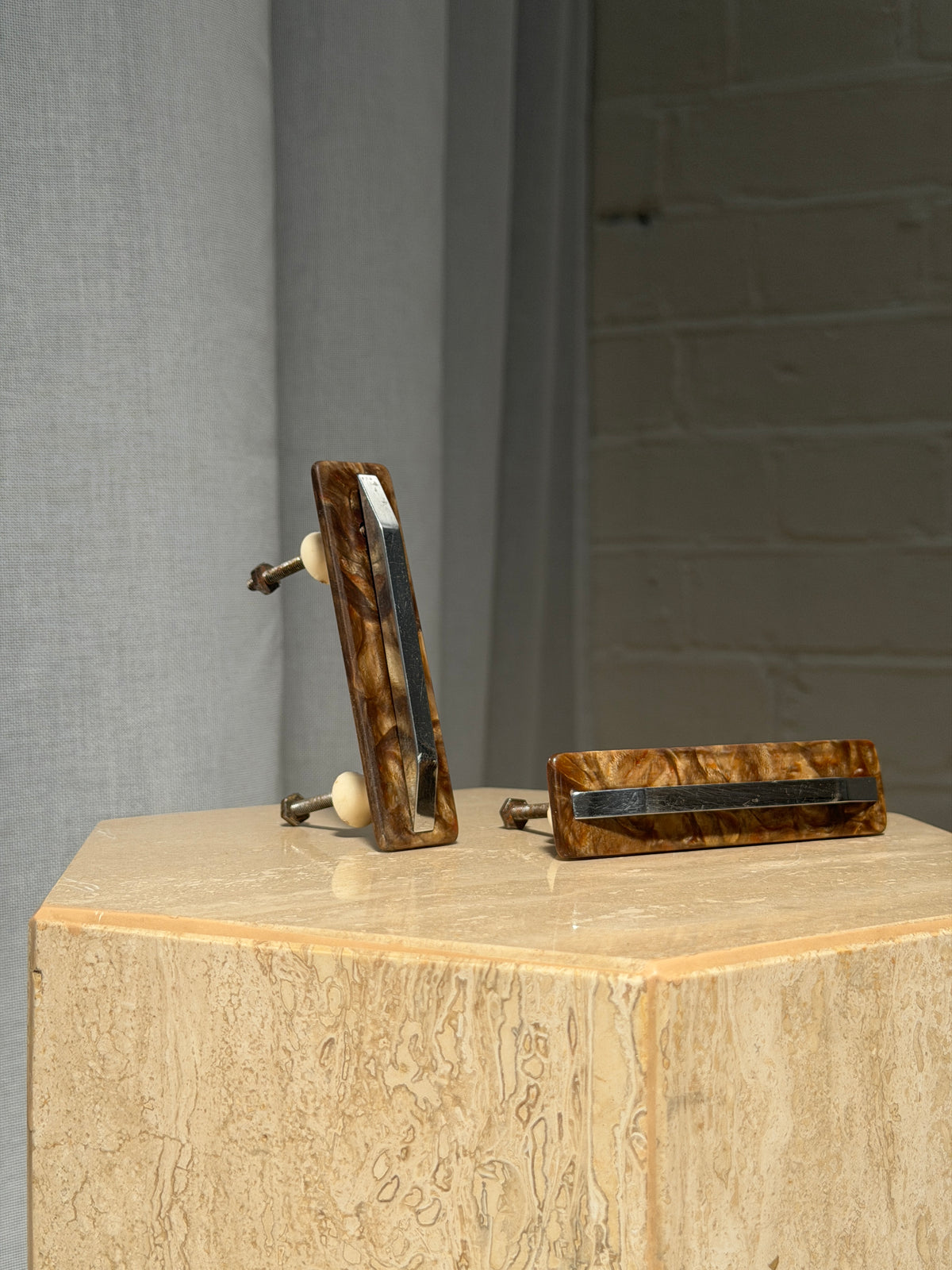 60S MOTTLED BROWN & CHROME PULL HANDLES