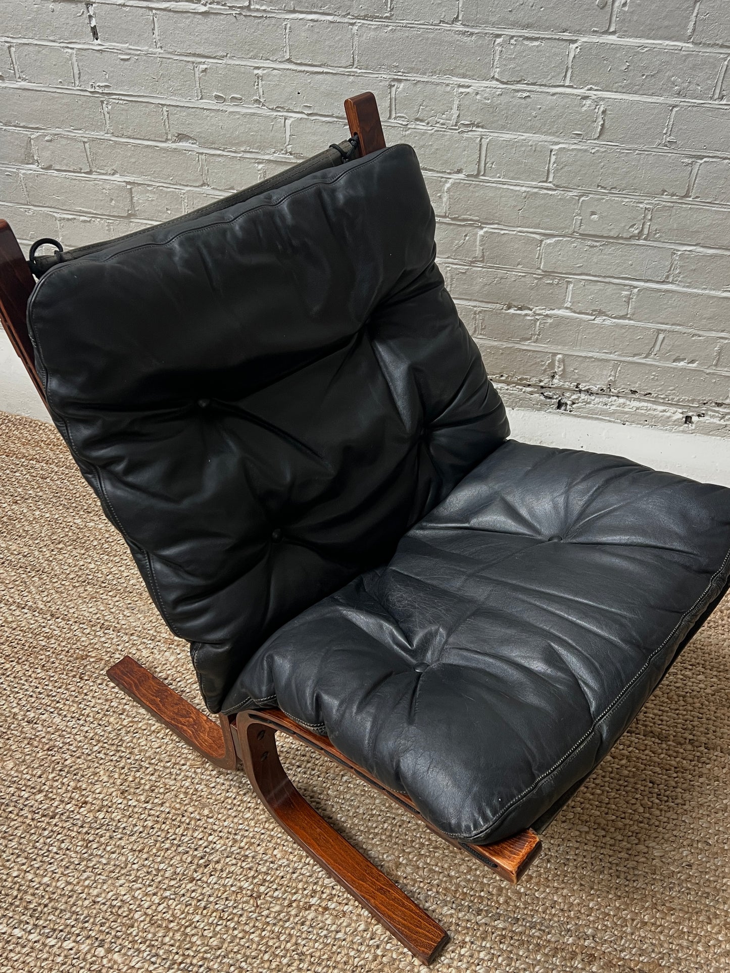 INGMAR RELLING BLACK LEATHER CHAIR