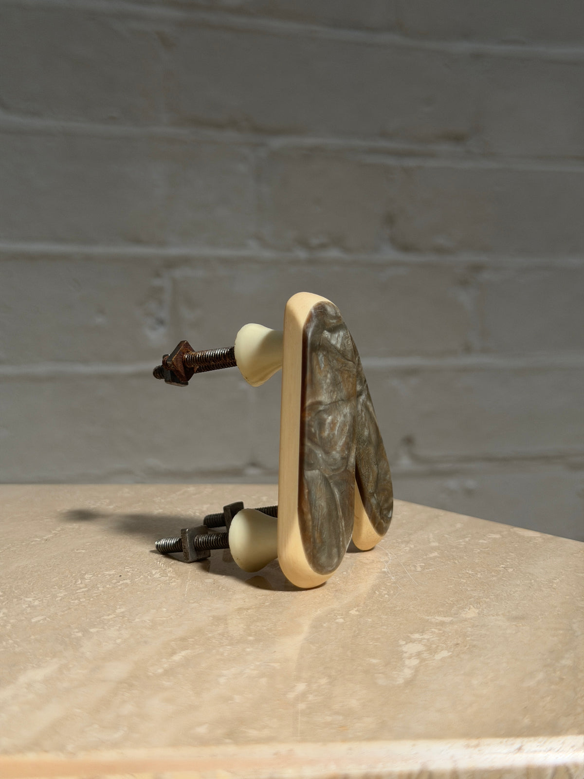MID CENTURY CREAM & BROWN HANDLES - SMALL