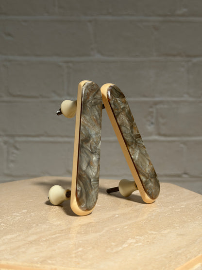 MID CENTURY CREAM & BROWN HANDLES - LARGE