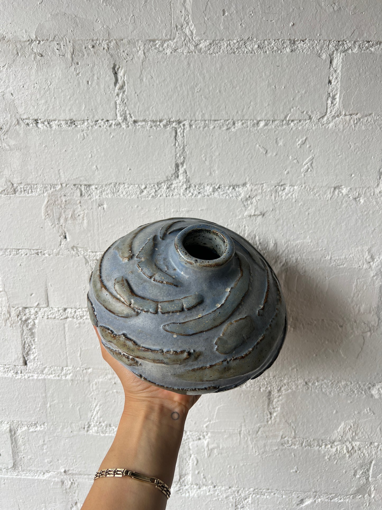 SMALL DECORATIVE CERAMIC VASE