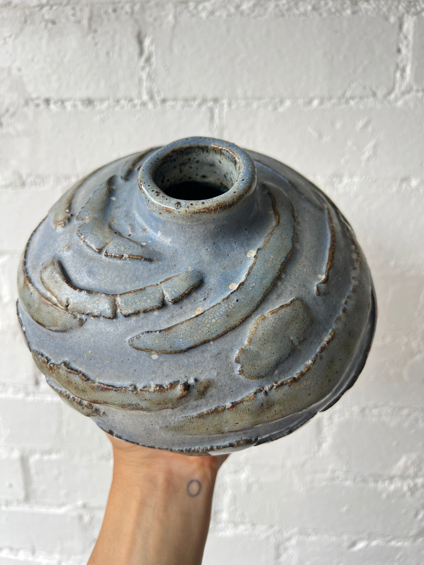 SMALL DECORATIVE CERAMIC VASE