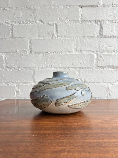 SMALL DECORATIVE CERAMIC VASE