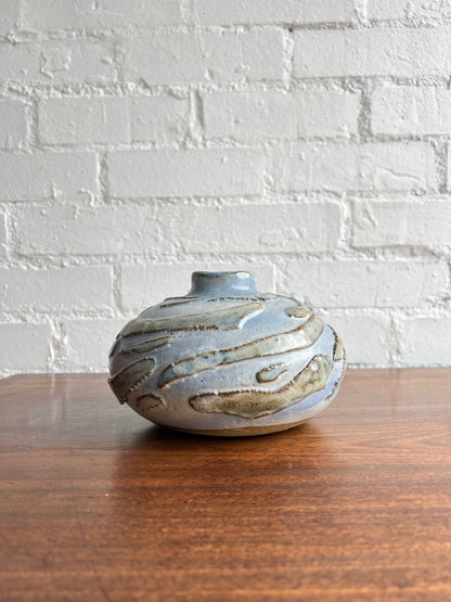 SMALL DECORATIVE CERAMIC VASE