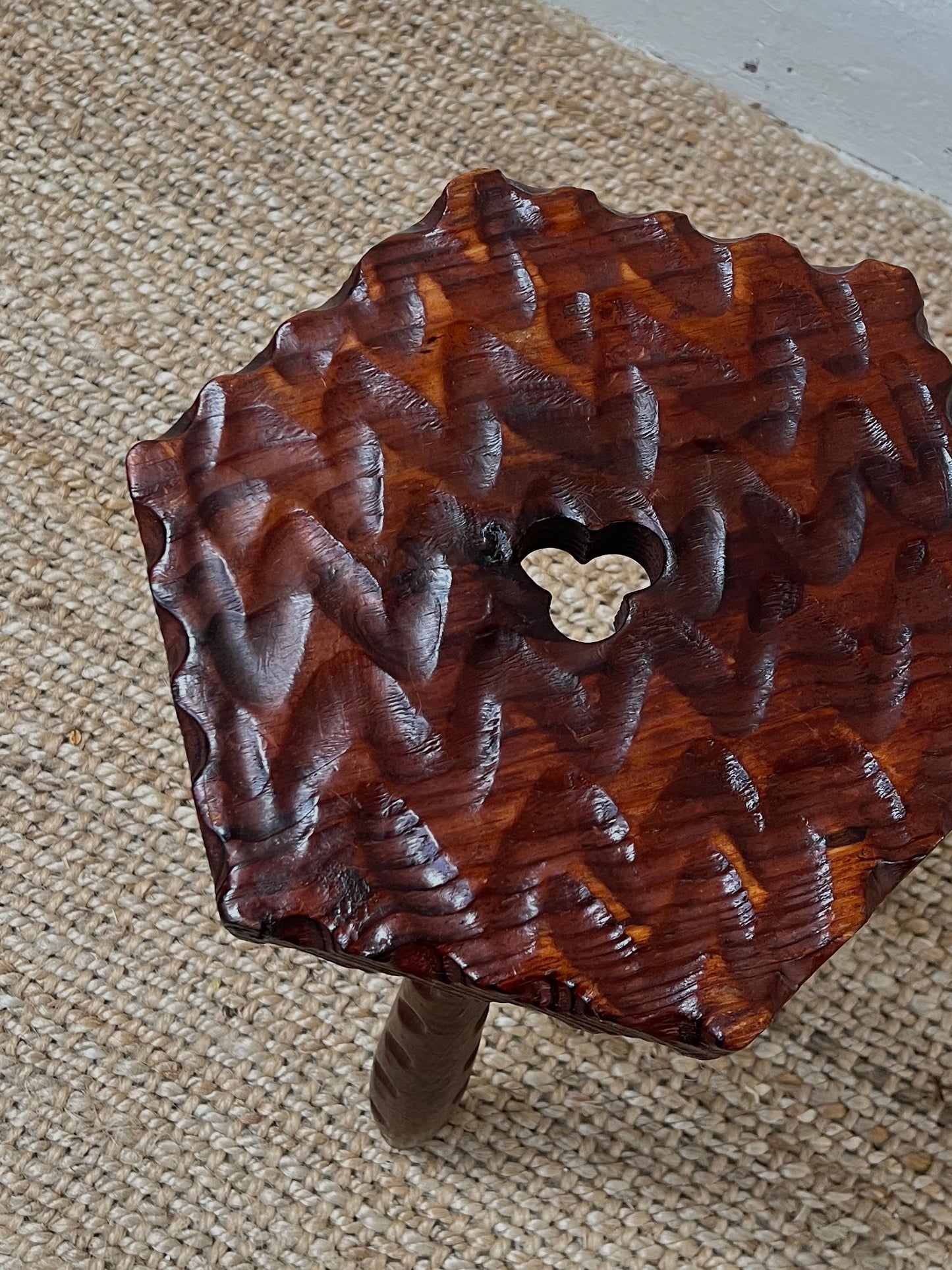 CARVED 'WIGGLE' STOOL