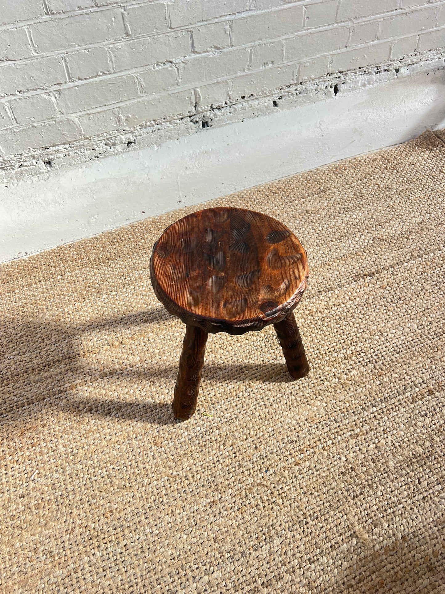 ROUND CARVED 'LOVE HEART' STOOL