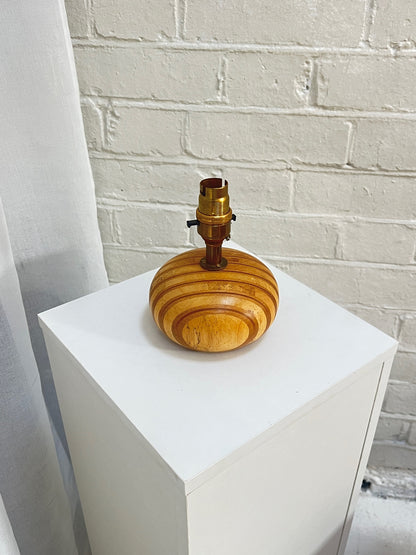 SMALL BUN WOODEN TABLE LAMP