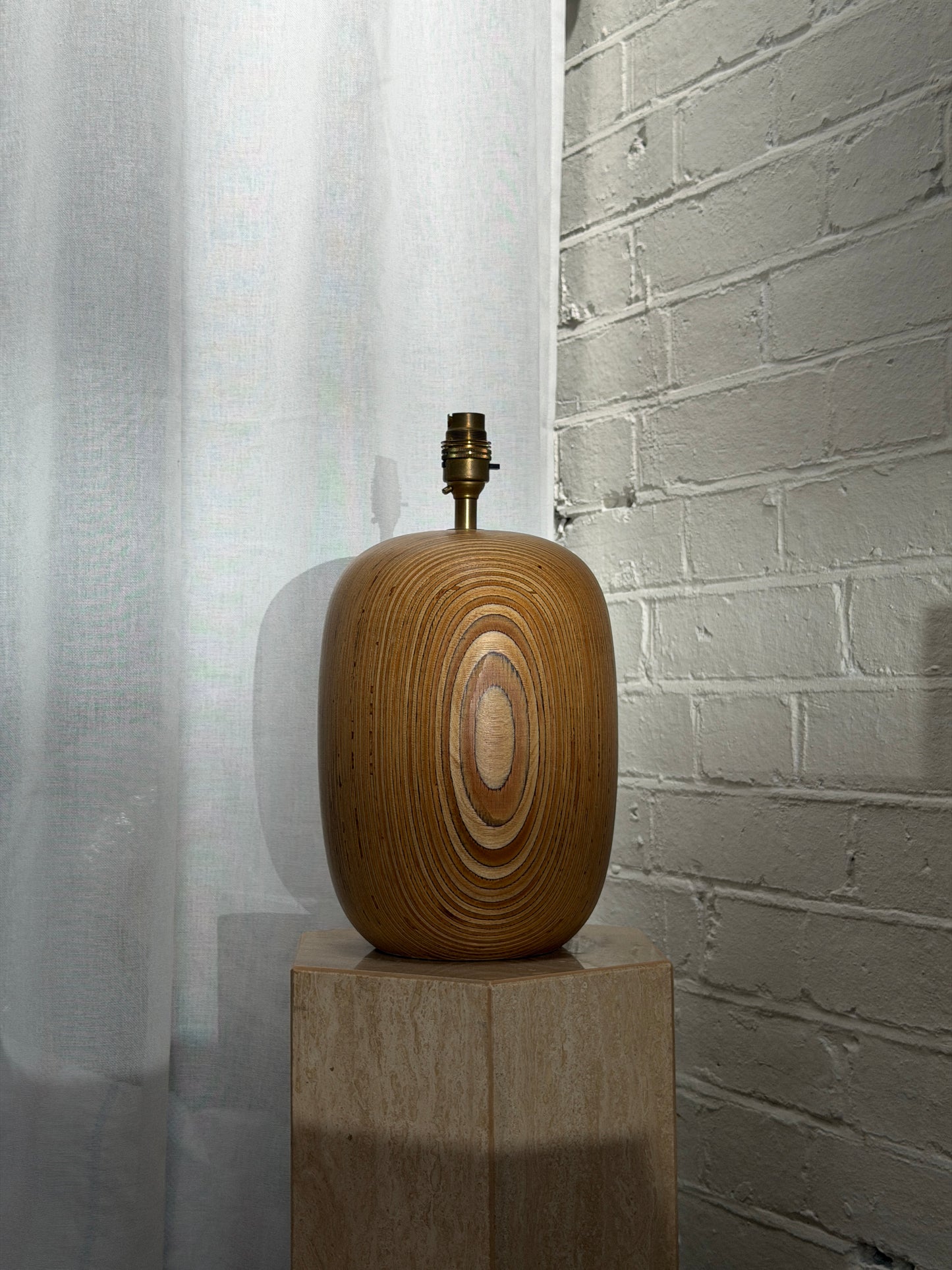 OVAL MODERNIST TABLE LAMP