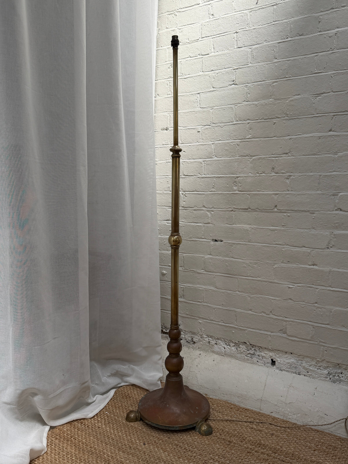ENGLISH BALL STEM BRASS FLOOR LAMP