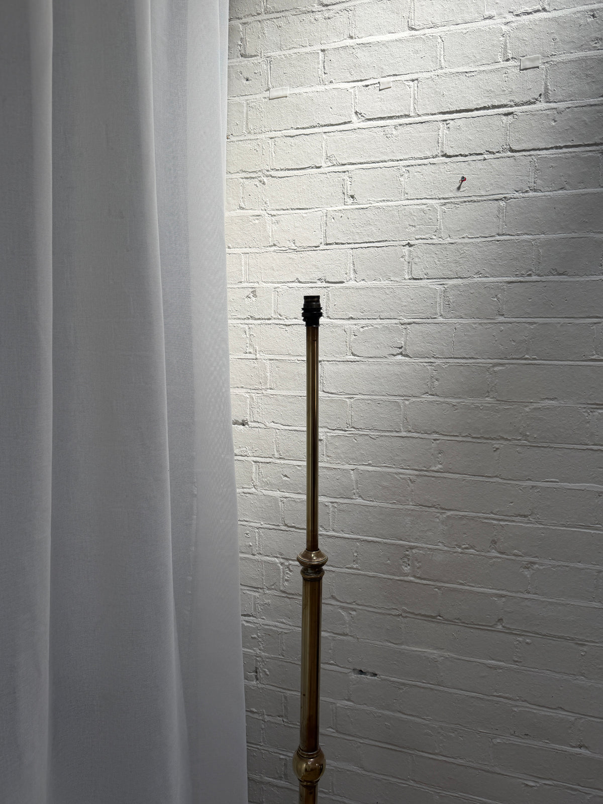 ENGLISH BALL STEM BRASS FLOOR LAMP
