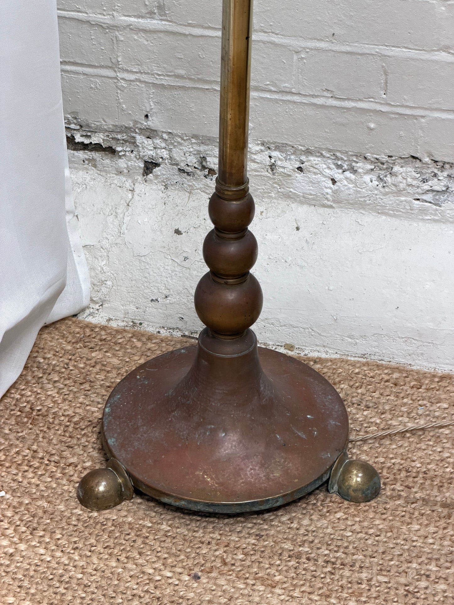ENGLISH BALL STEM BRASS FLOOR LAMP