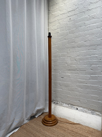 ENGLISH FLOOR LAMP