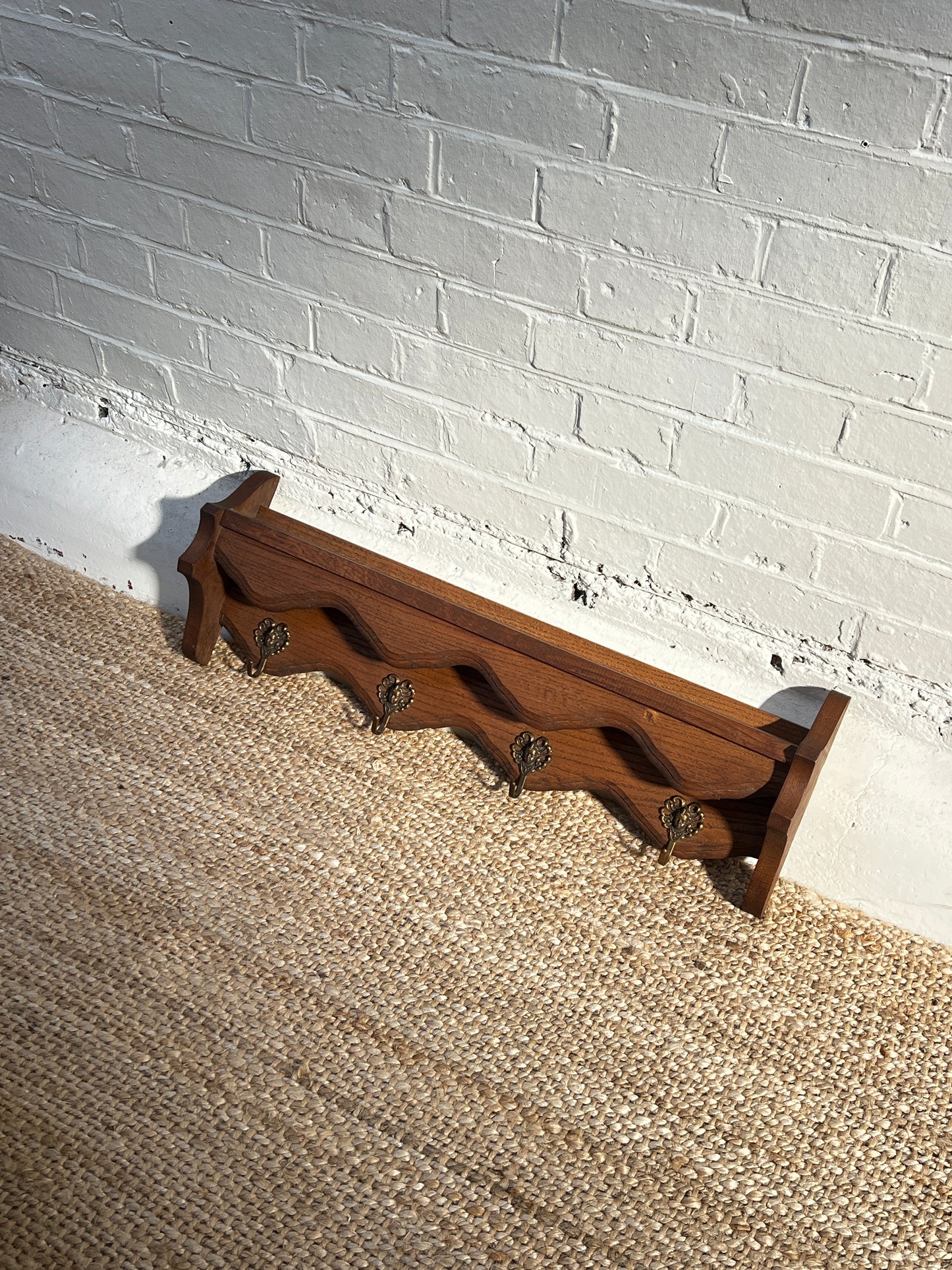WOODEN WAVY HOOKS