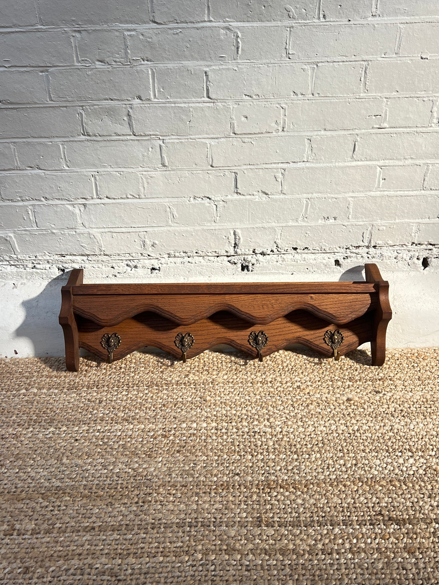 WOODEN WAVY HOOKS
