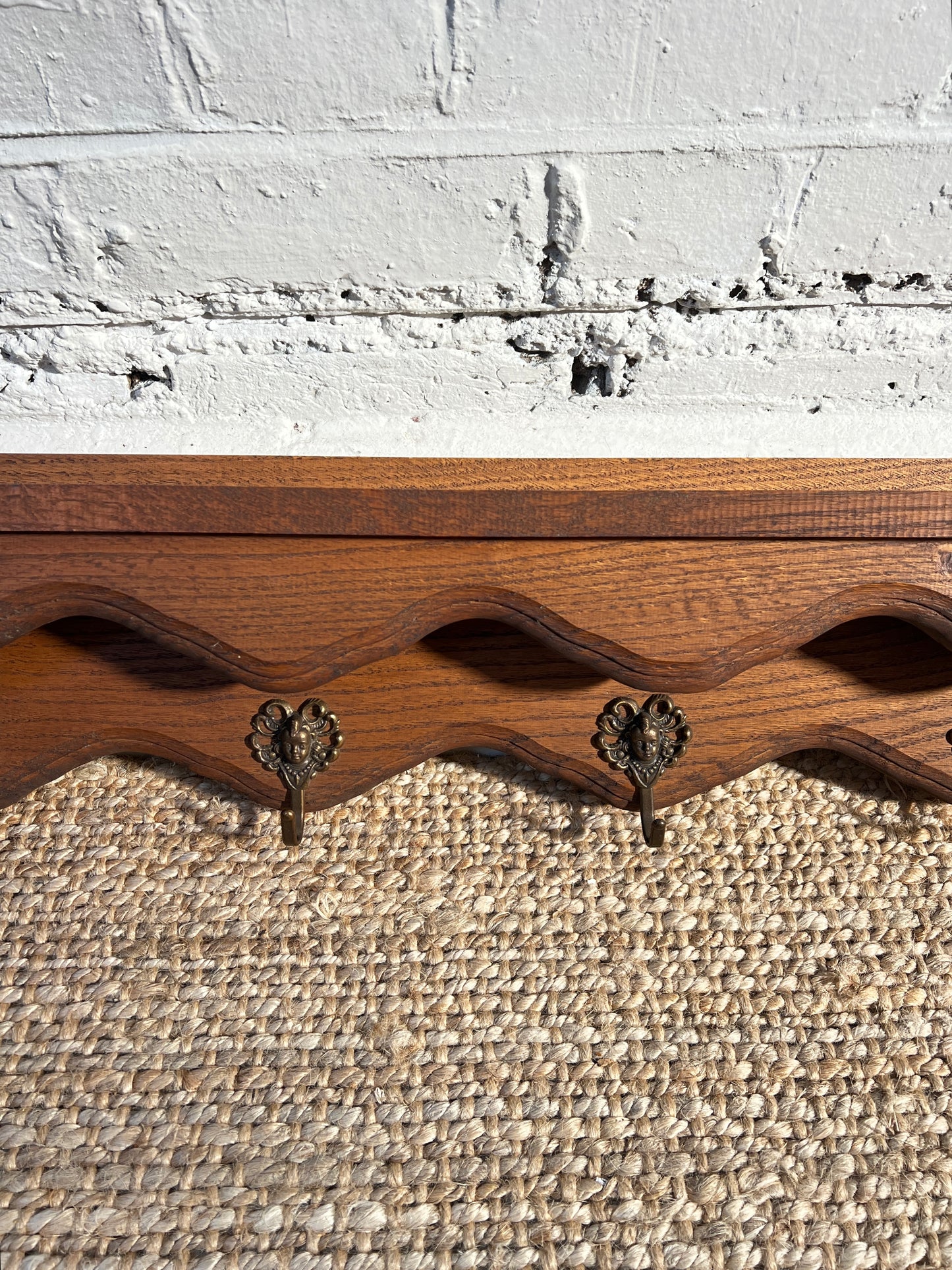 WOODEN WAVY HOOKS