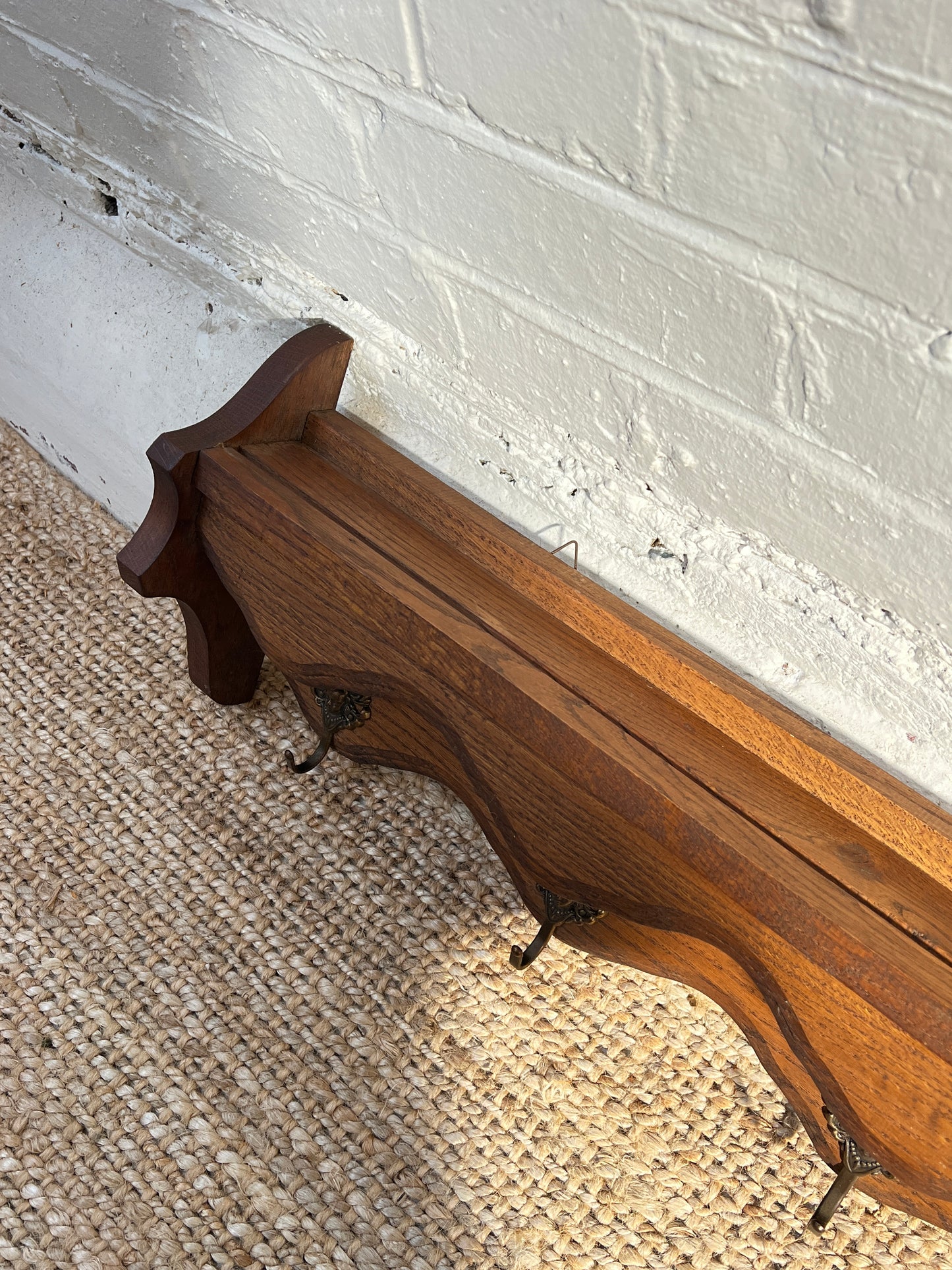 WOODEN WAVY HOOKS