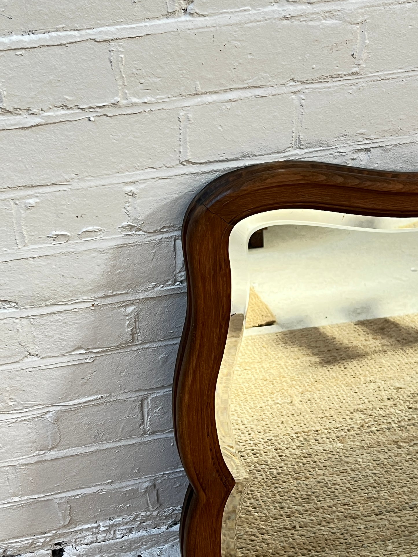 WAVY WOODEN MIRROR