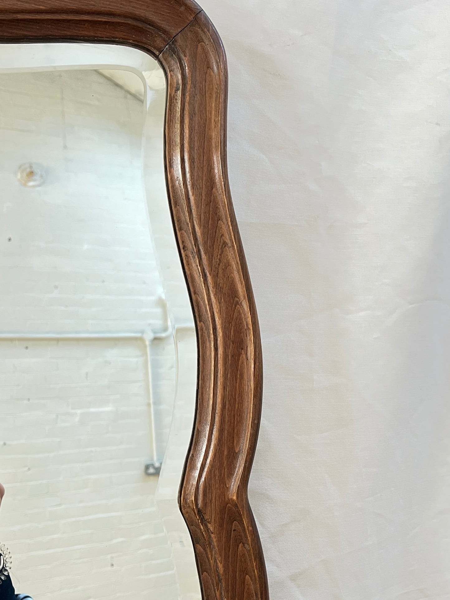 WAVY WOODEN MIRROR