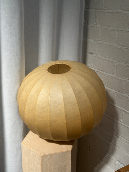 60S COCOON PENDANT BY GOLDKANT LEUCHTEN
