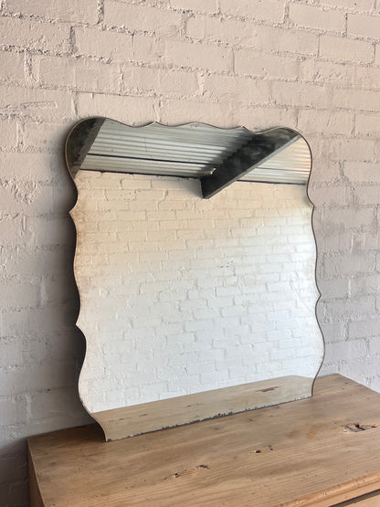 FRAMELESS WAVY LARGE MIRROR