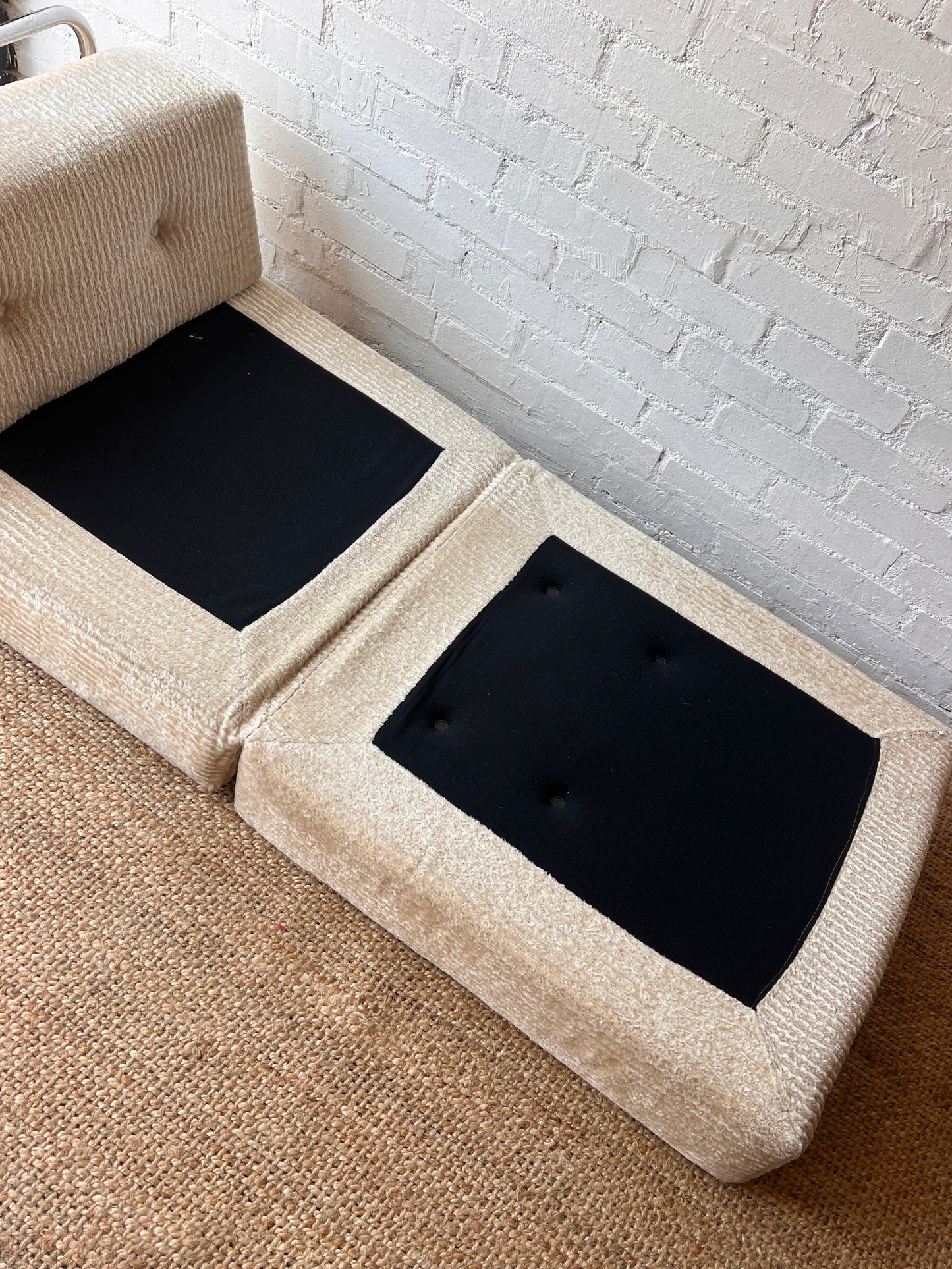 OFF WHITE MODULAR SLEEPER CHAIR
