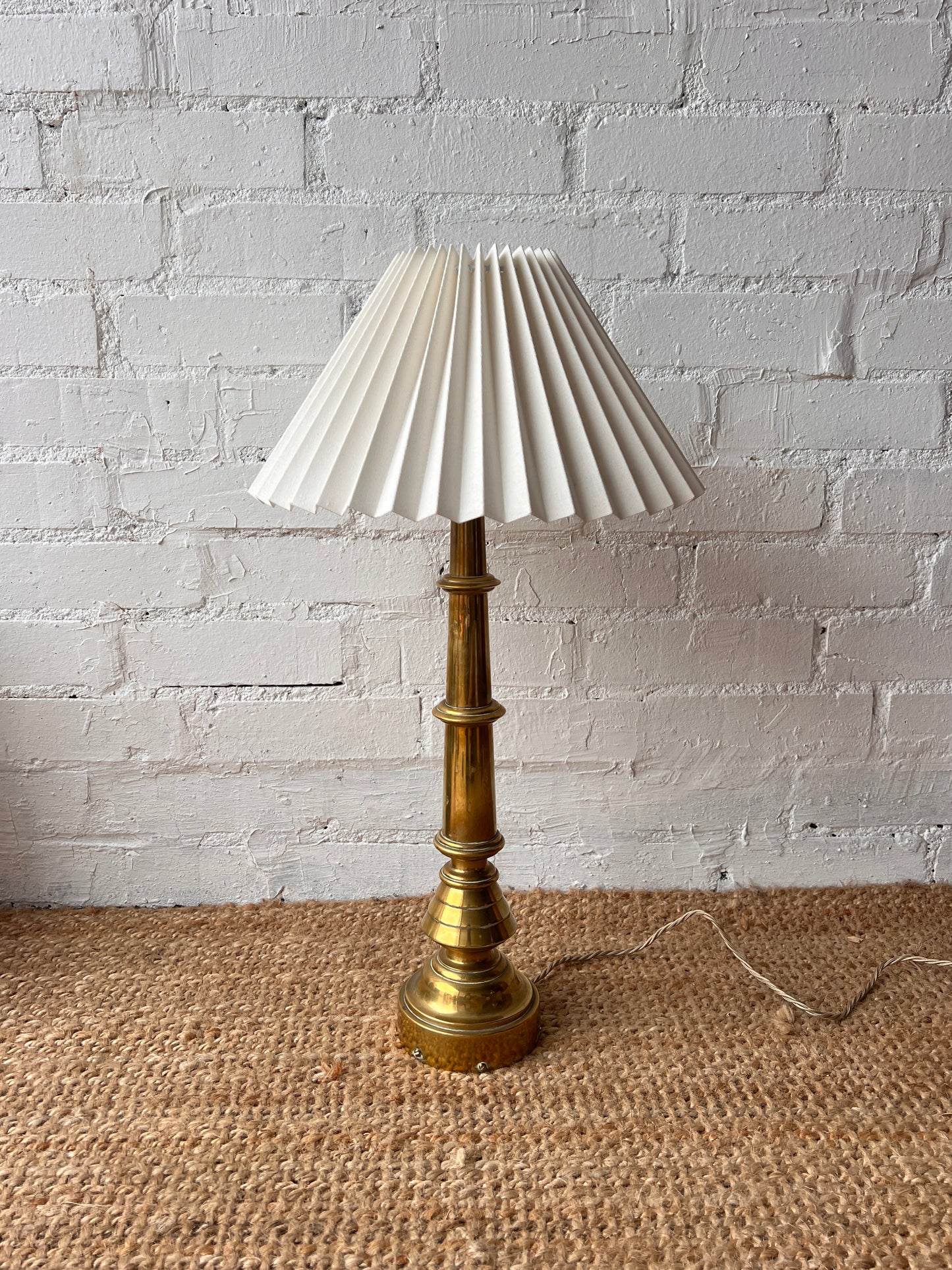 BRASS ENGLISH TABLE LAMP