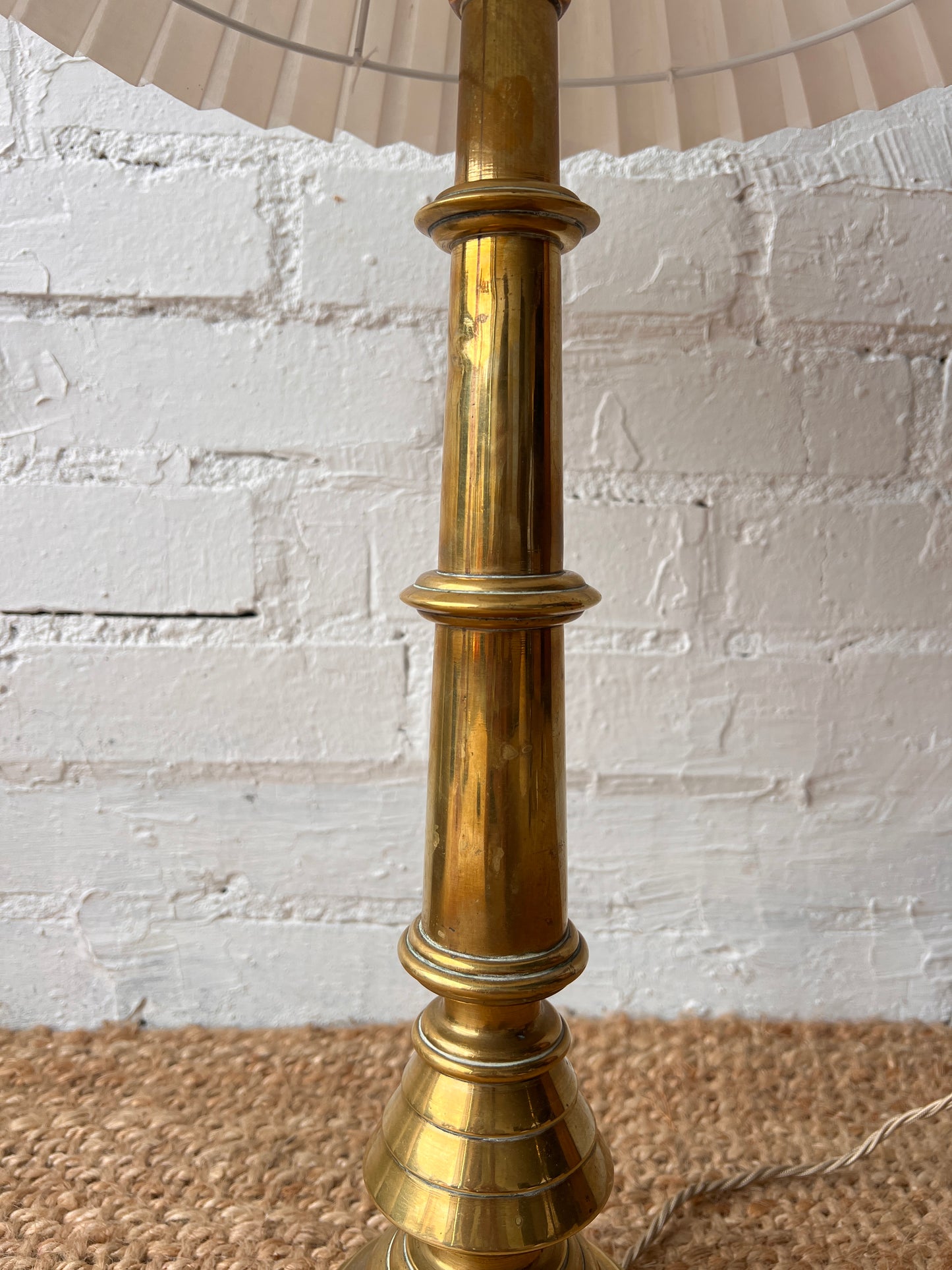 BRASS ENGLISH TABLE LAMP