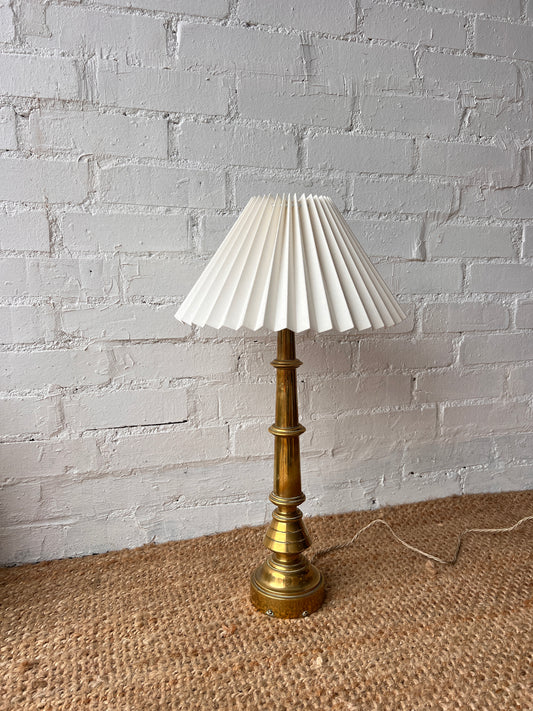 BRASS ENGLISH TABLE LAMP
