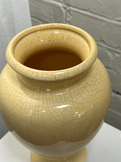 BUTTER YELLOW VASE